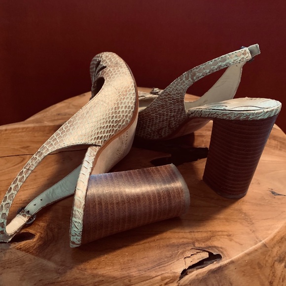 Max Studio - women round toe high heel leather shoes (Size 6) - Picture 4 of 5